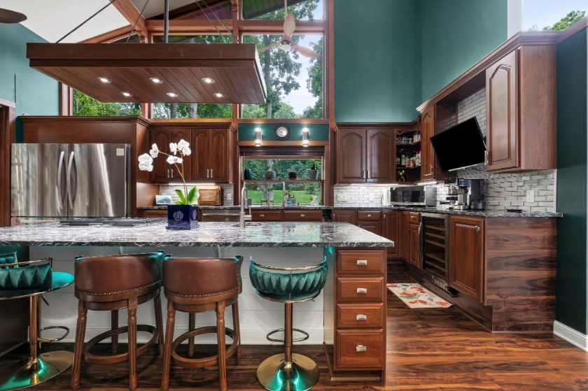 6,200+ sq. ft. executive estate La Crescent MN - photo 8
