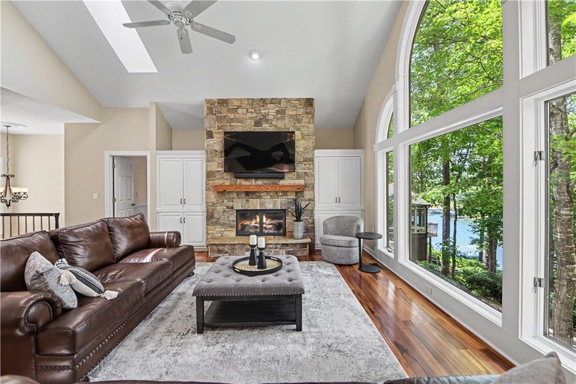 Experience The Keowee Life at 22 Mizzen Lane in Keowee Key, an - photo 14