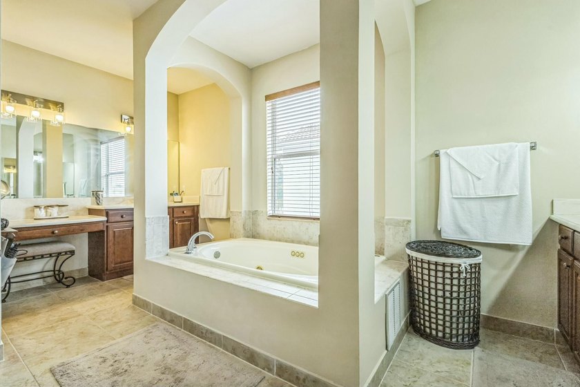 MOTIVATED SELLER! Rare opportunity to own the only 6-bedroom - photo 22