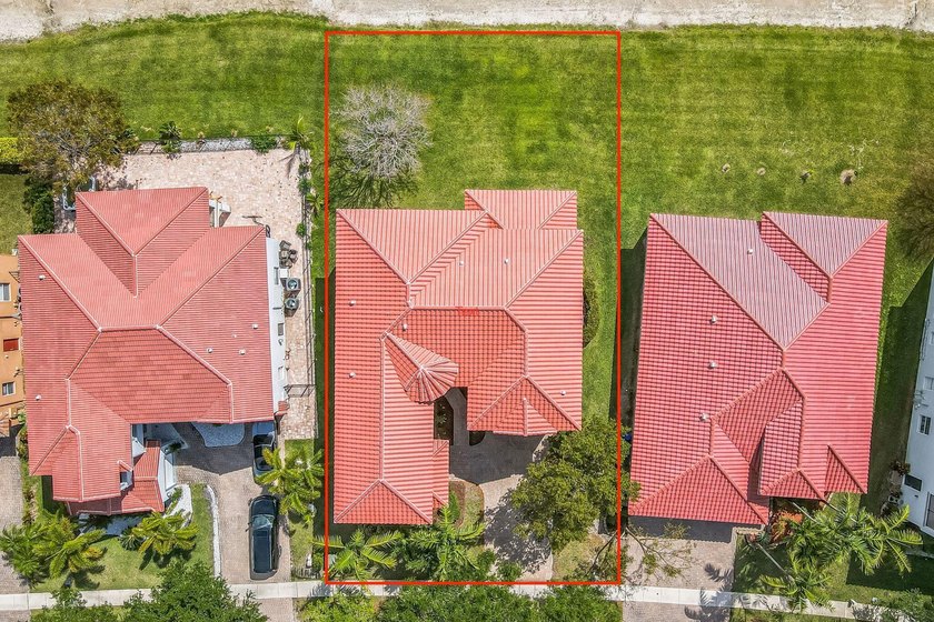 MOTIVATED SELLER! Rare opportunity to own the only 6-bedroom - photo 39