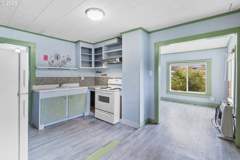 Adorable coastal cabin just steps from the ocean! This charming - photo 10