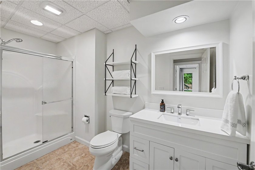 Experience The Keowee Life at 22 Mizzen Lane in Keowee Key, an - photo 44