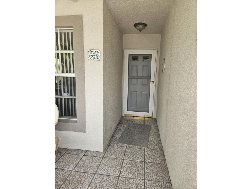 REDUCED! READY TO SELL! BESTLOCATION!! Corner unit w/garage on - photo 5