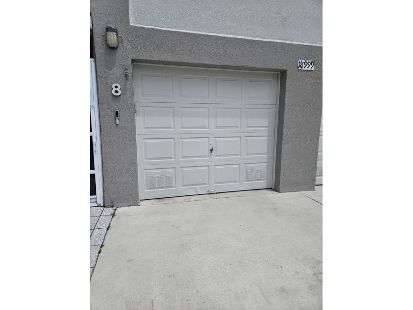 REDUCED! READY TO SELL! BESTLOCATION!! Corner unit w/garage on - photo 6