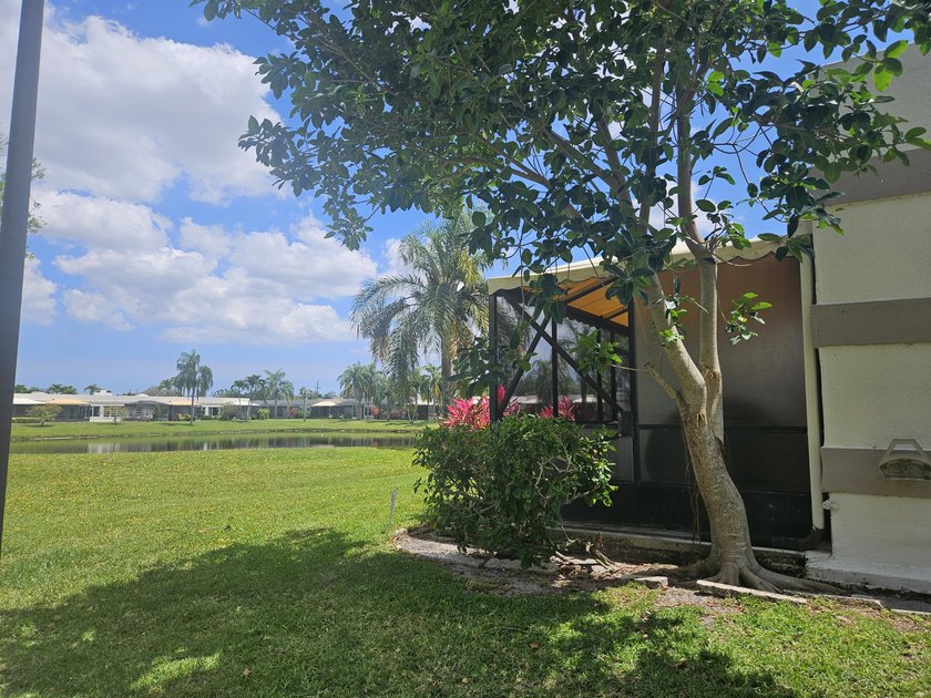 REDUCED! READY TO SELL! BESTLOCATION!! Corner unit w/garage on - photo 8