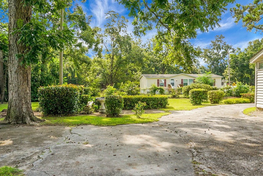 Here's your chance to own a beautiful brick home on a spacious - photo 6