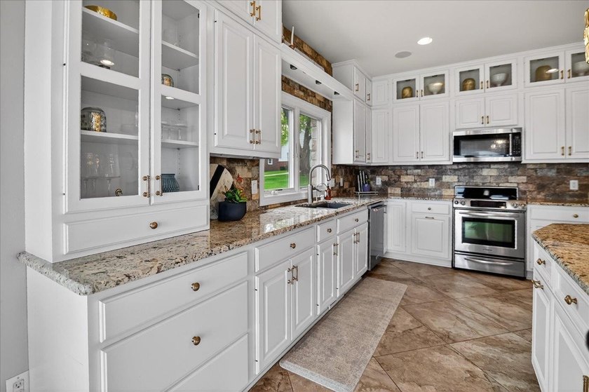 THIS is the lake house you have been looking for! Panoramic - photo 21