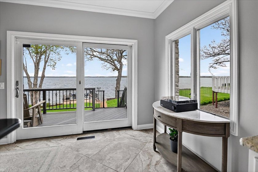 THIS is the lake house you have been looking for! Panoramic - photo 25