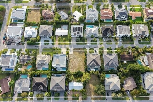 Nestled in the highly desirable Boca Villas neighborhood of East - photo 7