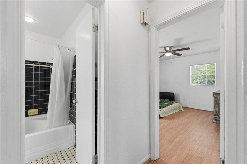 Welcome to 1408 New Jersey Road, a 2-bedroom, 1-bath home - photo 36