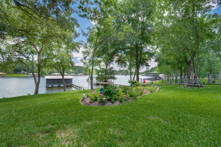 Lake Palestine Waterfront Retreat | 200' of Shoreline &amp; Boathouse - photo 32