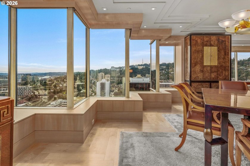 On the 24th floor of Fountain Plaza, this stunning residence - photo 15