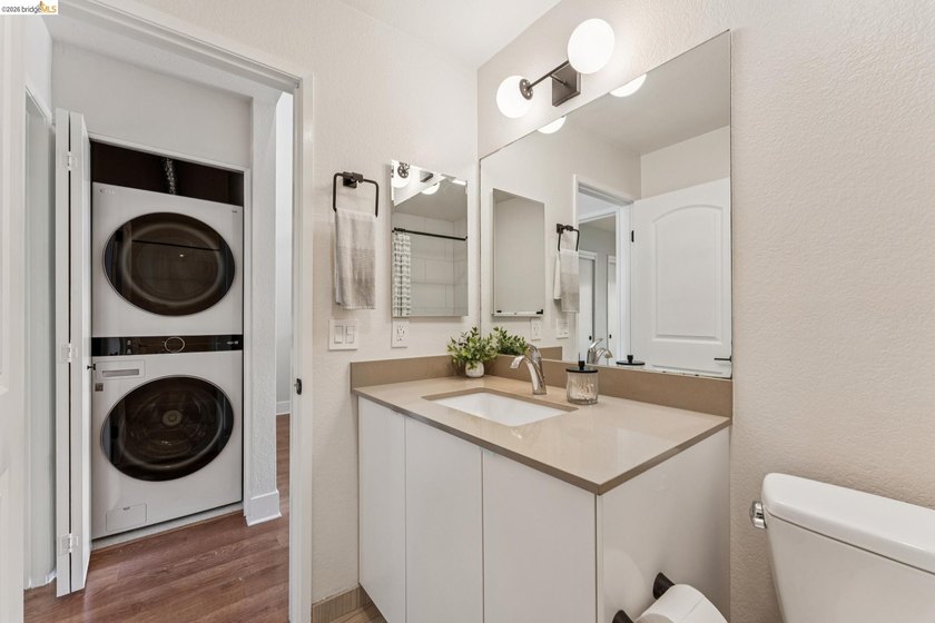 View, view, and more views! Welcome to 194 Lakeshore Ct, a - photo 18