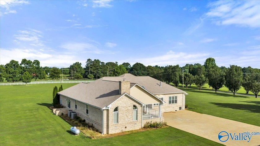 OPEN HOUSE SUN 7/12 2-4Refreshment Magnificent Contemporary 4+BR - photo 2