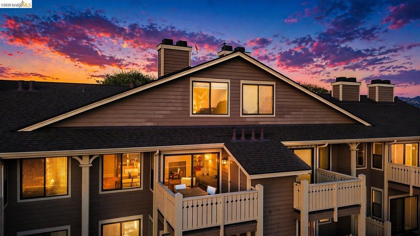 View, view, and more views! Welcome to 194 Lakeshore Ct, a - photo 27