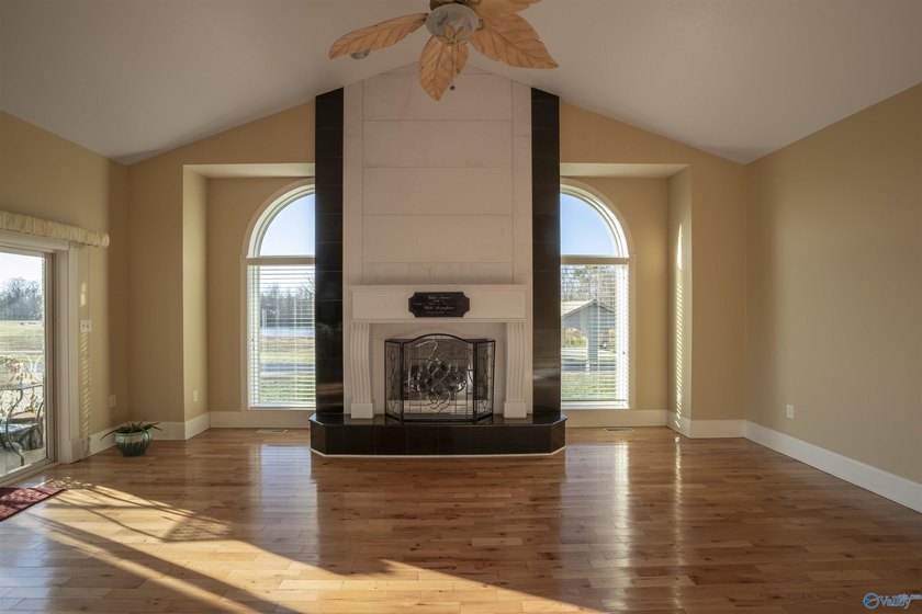 OPEN HOUSE SUN 7/12 2-4Refreshment Magnificent Contemporary 4+BR - photo 8