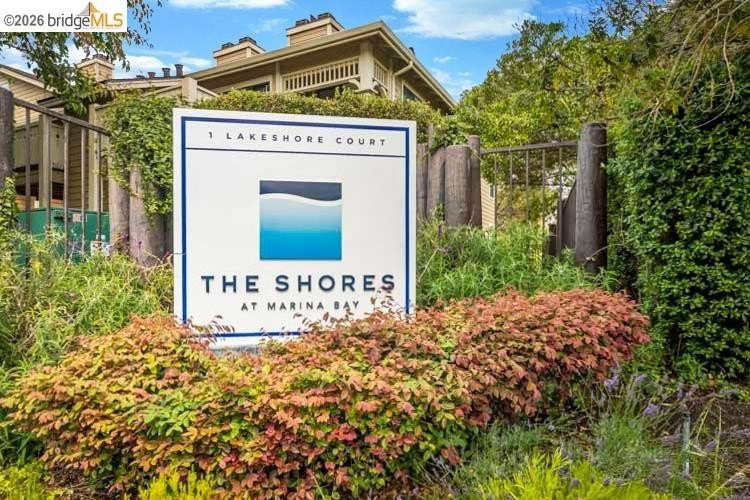 View, view, and more views! Welcome to 194 Lakeshore Ct, a - photo 36