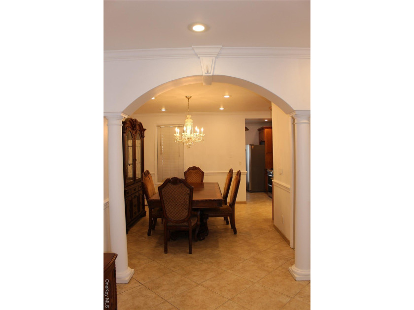 Welcome to 2973 Harding Avenue, a beautifully maintained - photo 6