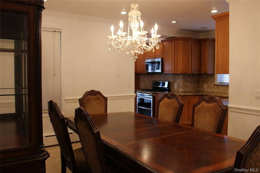 Welcome to 2973 Harding Avenue, a beautifully maintained - photo 7