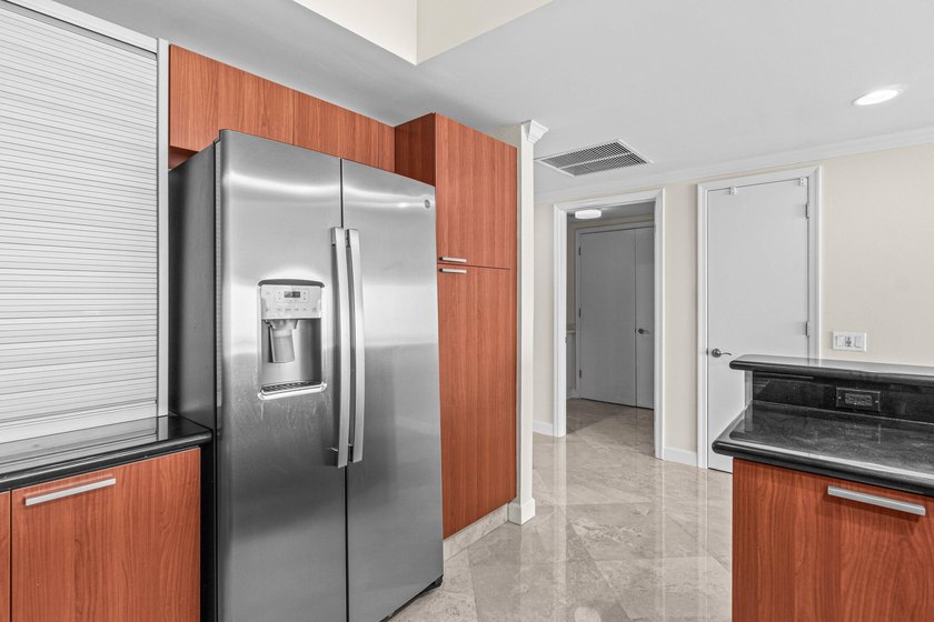7th floor 3BR/3BA overlooking the Intracoastal, impact glass - photo 8