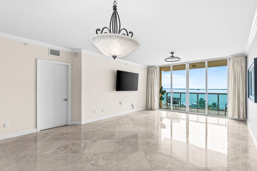 7th floor 3BR/3BA overlooking the Intracoastal, impact glass - photo 9