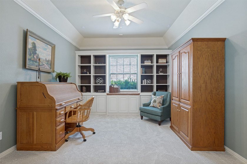 Some homes simply feel right the moment you walk in. Calm, open - photo 9