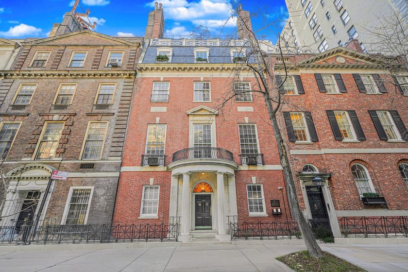 This unique office space, located on the 1st floor, offers the - photo 2