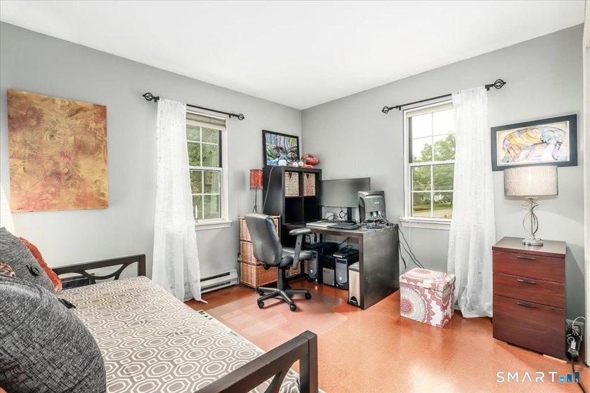 PERFECT SIZE- UPDATED-IMMACULATE! Immaculate and exceptionally - photo 19