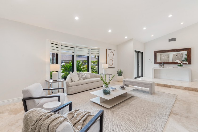 Welcome to Woodfield Hunt Club, a sought-after gated community - photo 5