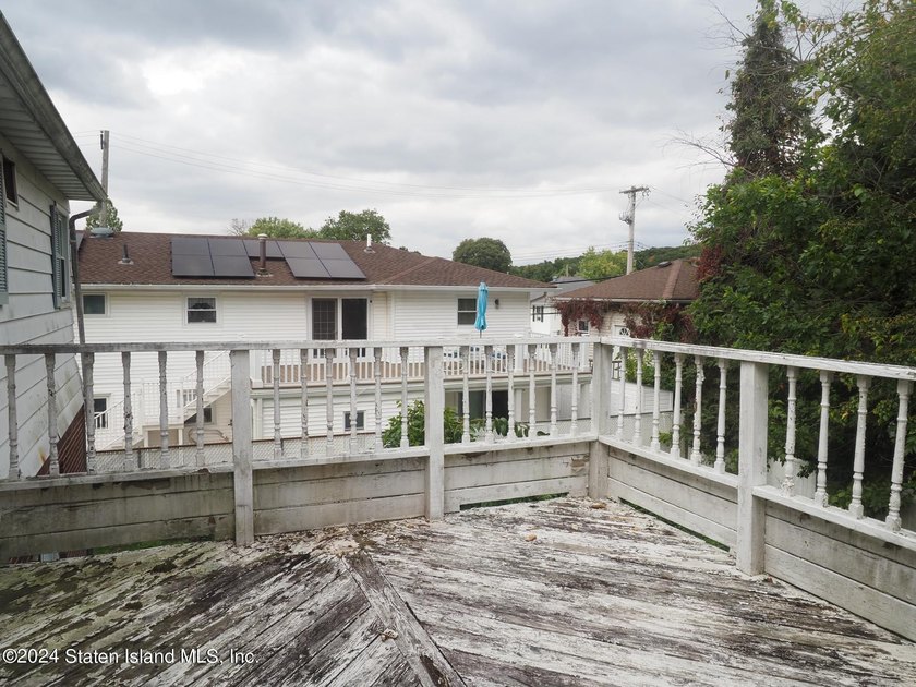 Charming detached home in the heart of Richmond Town, offering - photo 33