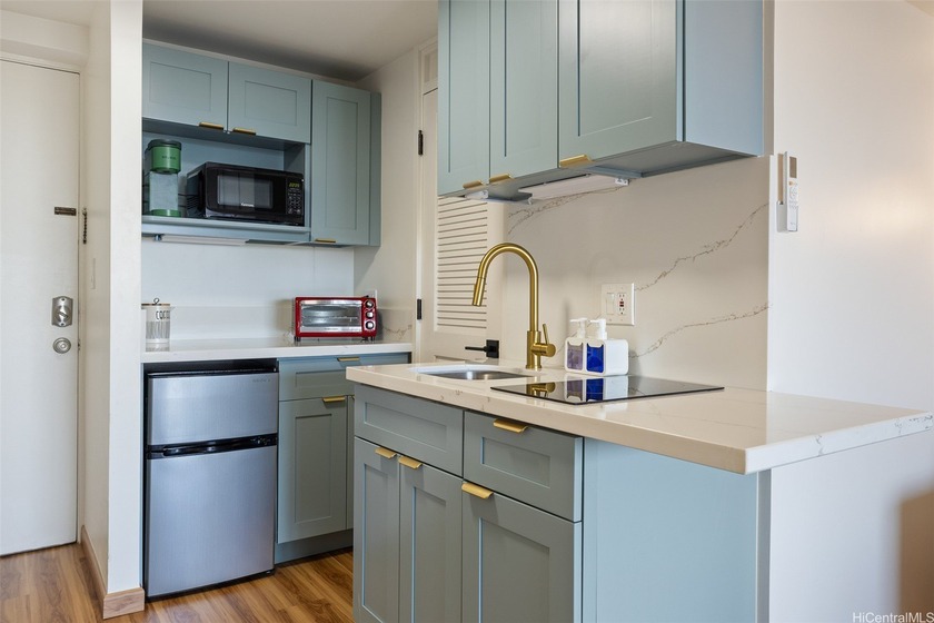 Discover this exceptional Studio condo, completely transformed - photo 13