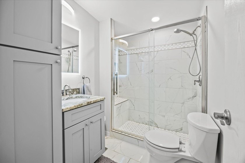 Seller is highly motivated and must sell this stunning - photo 28