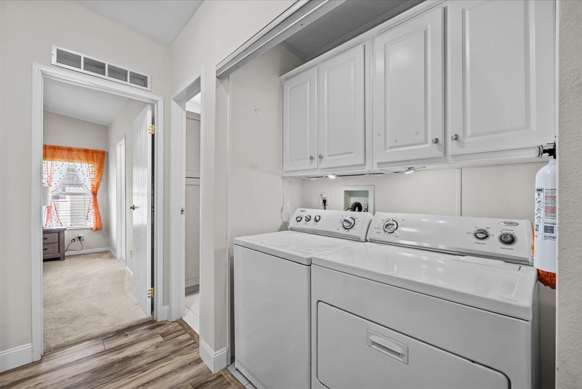 Seller is highly motivated and must sell this stunning - photo 29