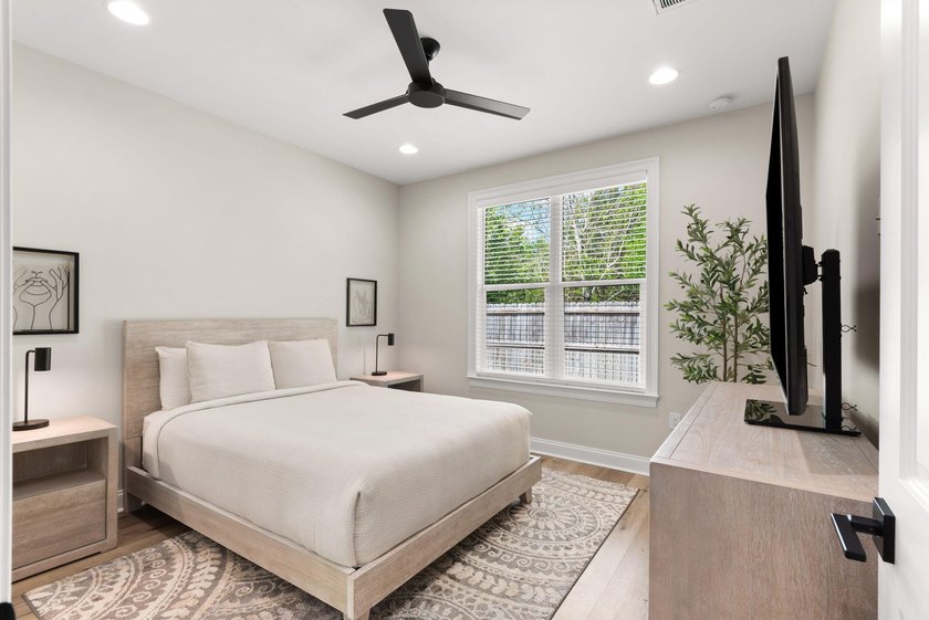 Located in one of Valparaiso's most sought-after neighborhoods - photo 30