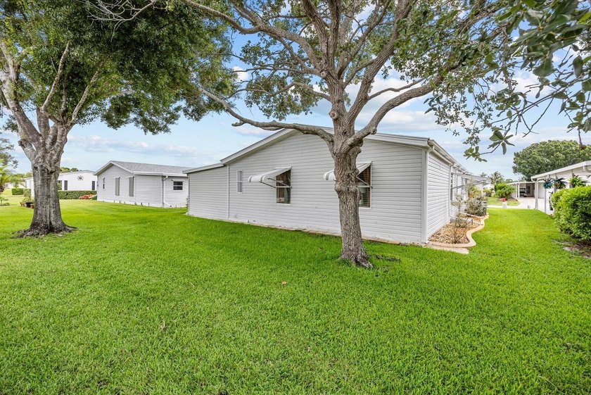 Seller is highly motivated and must sell this stunning - photo 35