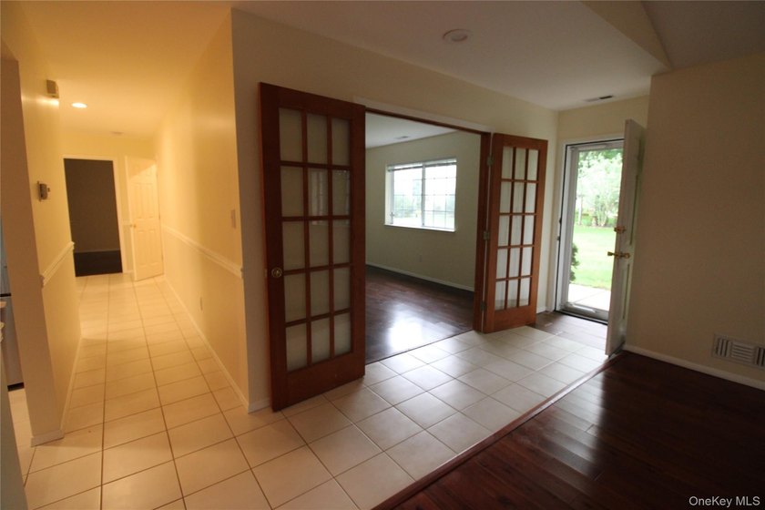 Welcome to this beautifully updated and freshly painted - photo 7