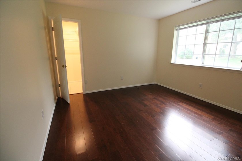 Welcome to this beautifully updated and freshly painted - photo 9