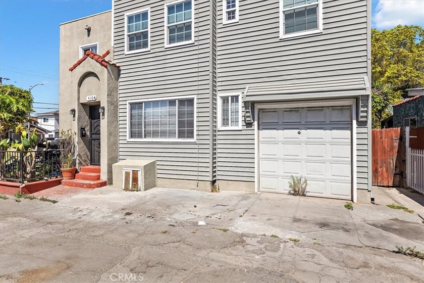 Charming duplex opportunity in Long Beach featuring two - photo 2