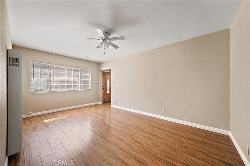 Charming duplex opportunity in Long Beach featuring two - photo 4