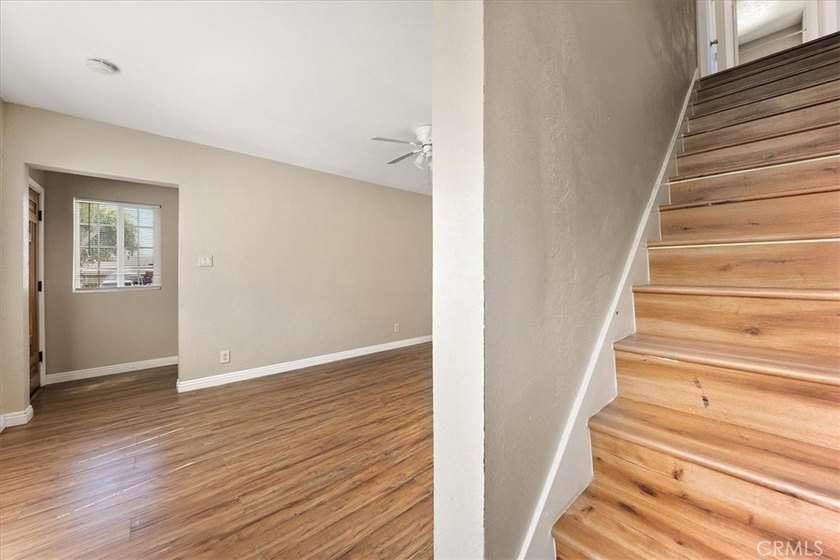 Charming duplex opportunity in Long Beach featuring two - photo 7
