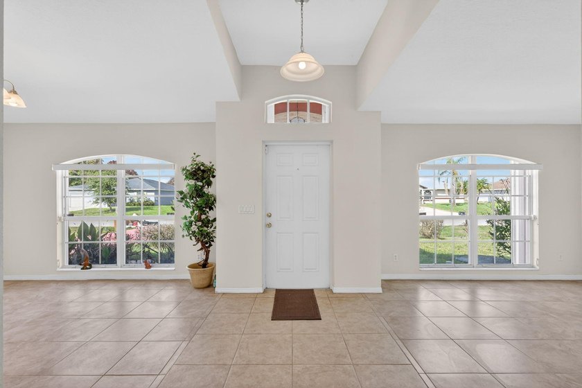 Rare find in the heart of Port St. Lucie! This solid home - photo 3