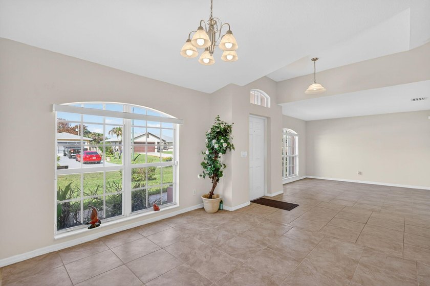 Rare find in the heart of Port St. Lucie! This solid home - photo 5