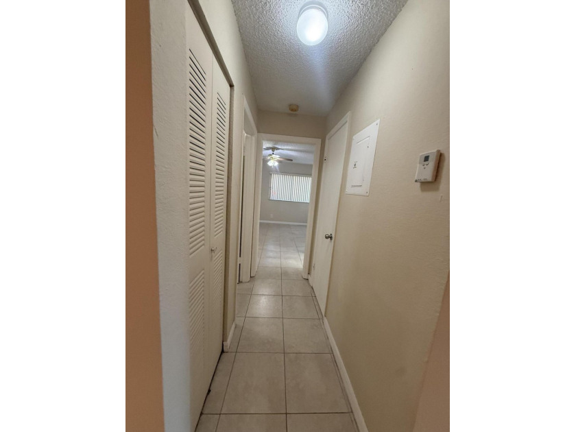 Spectacular 2BR / 2BA condo in Coral Key. This first floor unit - photo 5