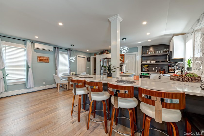 Welcome to this beautifully renovated and meticulously - photo 6
