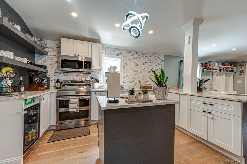 Welcome to this beautifully renovated and meticulously - photo 10
