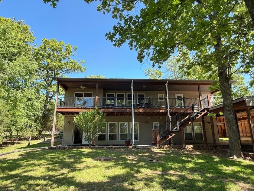 4 Bedrooms, 3 Baths, 2 Large Living Rooms, 50' Deck, Lake View &amp; - photo 2