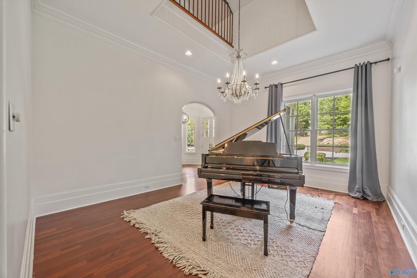 Luxurious lakefront living! You will love every square foot of - photo 7