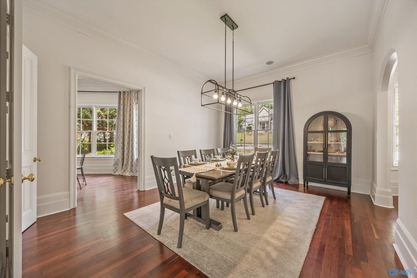 Luxurious lakefront living! You will love every square foot of - photo 8