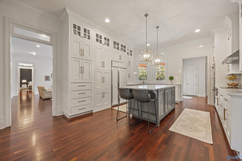 Luxurious lakefront living! You will love every square foot of - photo 10