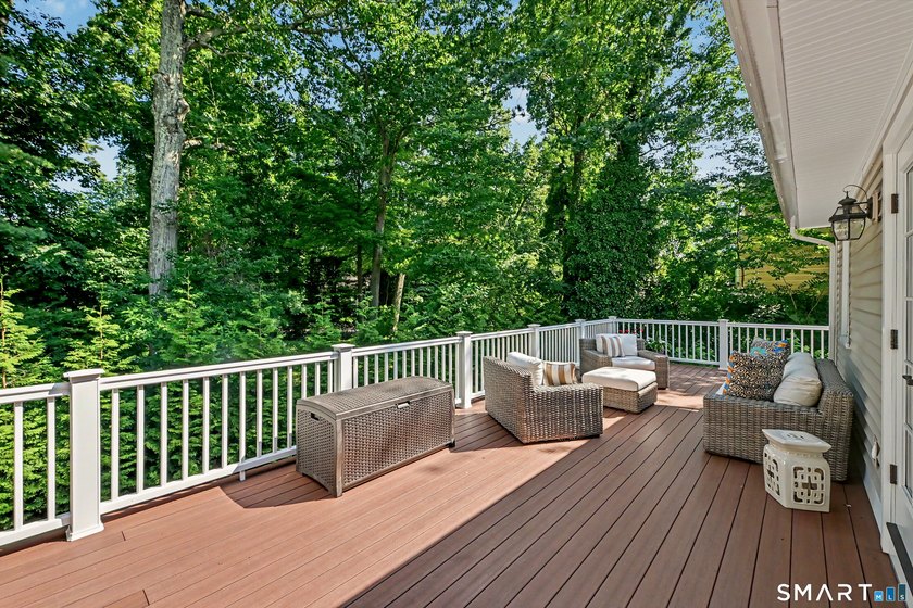 From the moment you arrive, the incredible curb appeal sets the - photo 33